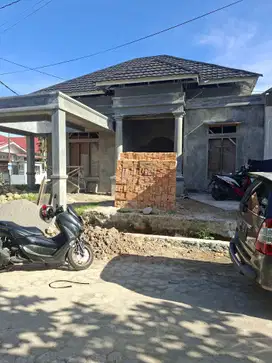 Unit pesan bangun persis depan puskesmas lapai