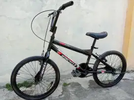 Sepeda BMX 20. Noken MULUS lengkap siap pakai, lokasi kemiling, nego.