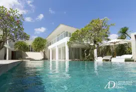 FREEHOLD LUXURY VILLAS STEP AWAY FROM THE BEACH IN CANGGU