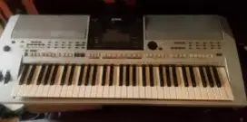 Keyboard Yamaha PSR S700