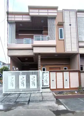 Rumah bagus Gress  2 lantai huk lokasi cluster terdepan Simprug Poris