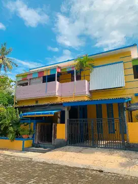 Rumah di kompleks Senggigi square