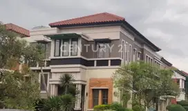 Rumah Gading Park View Depan Taman 2 1/2 Lantai