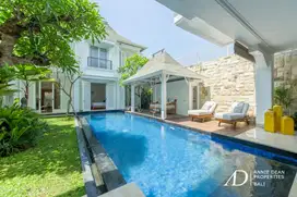 FREEHOLD BESPOKE COLONIAL-STYLE VILLA CLOSE TO THE BEACH IN BERAWA