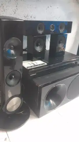 Jual home teather merk Samsung suara jhosssss minus remot gak ada.