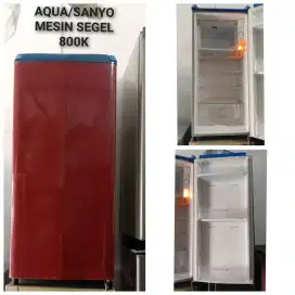 Kulkas 1 pintu AQUA bekas bergaransi .