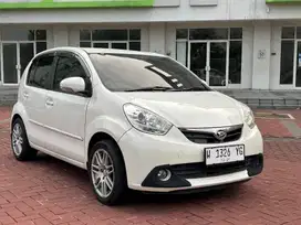 Daihatsu sirion RS matic deluxe tipe paling mewah 2012 putih favorit