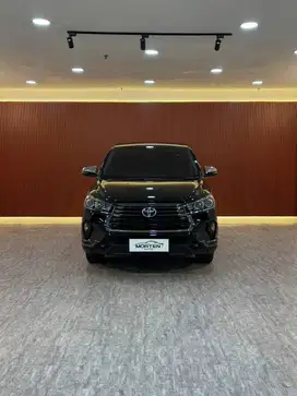 TOYOTA INNOVA VENTURER 2022 BLACK 2.4