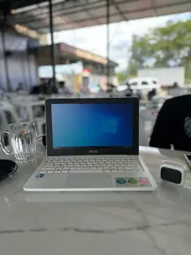 Asus notebook 11.6 inch E202S Ram 2GB Hardisk 500GB