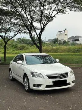 Toyota CAMRY V 2.4 2010 putih