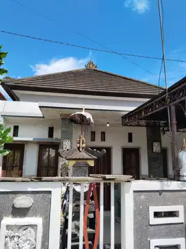 Dikontrak kan rumah di dekat kota gianyar