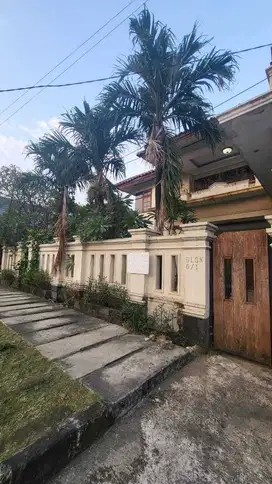 Di Sewakan Rumah Luas 2 Lantai Lokasi Strategis di   Pondok Bambu,