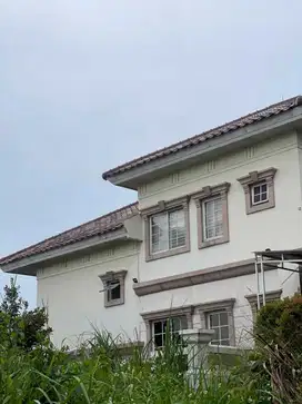 RUMAH SIAP HUNI DI CLUSTER DEPAN SENTUL CITY – HARGA DI BAWAH PASARAN
