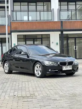LOW ODO 40rb!!! BMW 320i Sport AT 2015 - Hitam