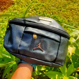 tas selempang pria jordan kondisi bekas mulus