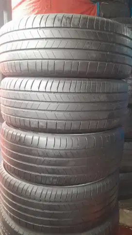 Ban copotan Kumho Esta 215/55 R18 90% 2023..4pcs