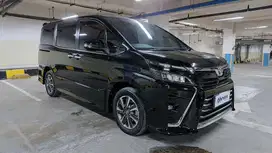 TDP 14JT Toyota Voxy 2.0 Bensin-AT Hitam 2018