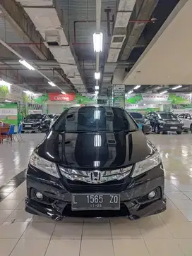City E 1.5 matic 2015 [] KM 90 ribu