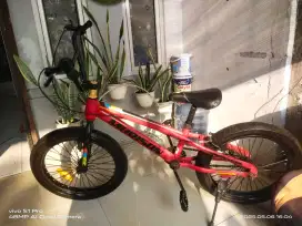 Sepeda anak ukuran 20
