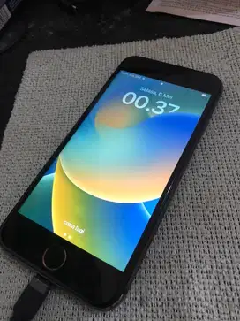 Iphone 8 64gb all opr hp + charger