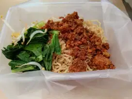 TUKANG MASAK MIE AYAM