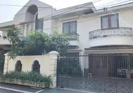 Rumah Mewah di Jl Cipete V Lokasi Tenang