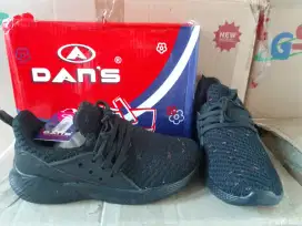 Sepatu sekolah size 33
