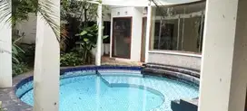 Rumah Patra Kuningan 2 Lantai, LT 650 m2, Hook, Kolam Renang