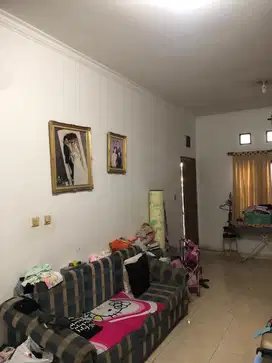 Dijual Cepat Rumah Nyaman Strategis di Komplek Pasadena