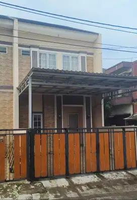 Disewakan rumah bagus banyak kamar sudah ada ac di citra raya