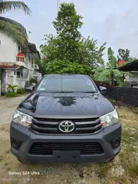 Hilux Pick Up 2.4 DSL 4x4 M/T