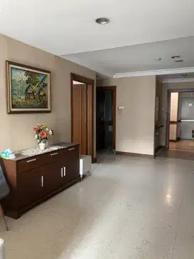Puri Casablanka 3+1 Kamar Tidur, Strategis