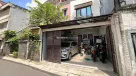 Dijual Rumah Siap Huni / Bisa di bangun Kos-Kosan Area Setiabudi
