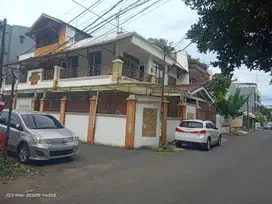 RUMAH SEMI FURNISHED DEPAN LAPANGAN Tanjung Duren Jakarta Barat