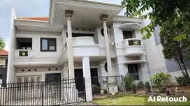 Dijual Rumah Graha Family Strategis Siap Huni