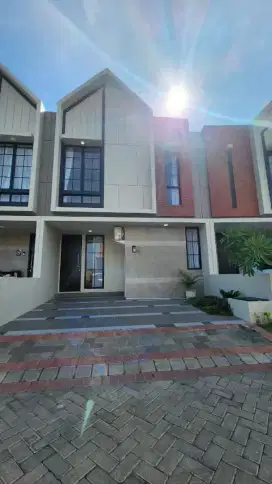 Dijual Rumah Baru Gress Semi Furnished di Pantai Mentari, 3KT