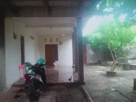 Dijual rumah di ciketing mustika jaya dengan luas tanah yang besar