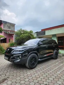 Fortuner 2.4 TRD 4x2 A/T tahun 2019