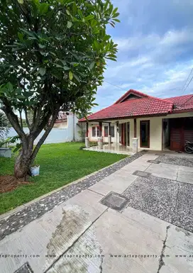 Di jual rumah lama masih bagus dan murah di ampera kemang