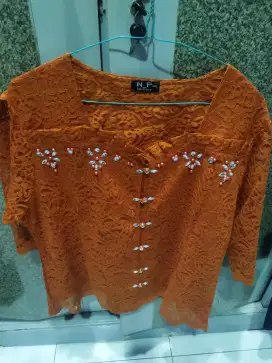 Kebaya pesta baru