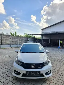 New brio 2018 RS matic. Km 52rb