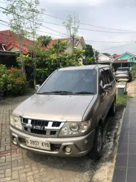 Isuzu Panther LS turbo 2012