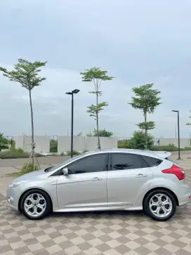 Ford Focus LOW KM Asli 2.0 Facelift Sunroof 2012