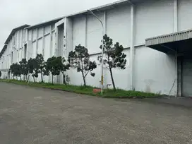 DISEWAKAN GUDANG LUAS  Dan STRATEGIS DI MM2100 BEKASI