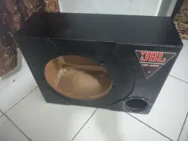 Box subwofer 10 inchi