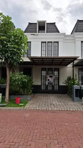 Disewakan Rumah 2 Lantai Siap Huni di Taman Ratu Dian Istana, Surabaya