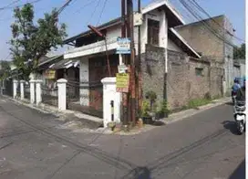 DILELANG Rumah SHM 2 lantai siap huni di Komplek Riung Bandung