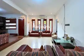 DIJUAL - Rumah Apik di area Cipete Jakarta Selatan