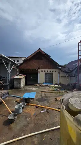 Dijual/ Disewakan Rumah/Tanah depan jalan Maumbi