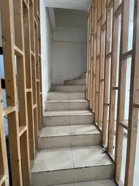 DISEWAKAN RUKO 3 LANTAI TAMAN RATU GREENVILLE JAKARTA BARAT